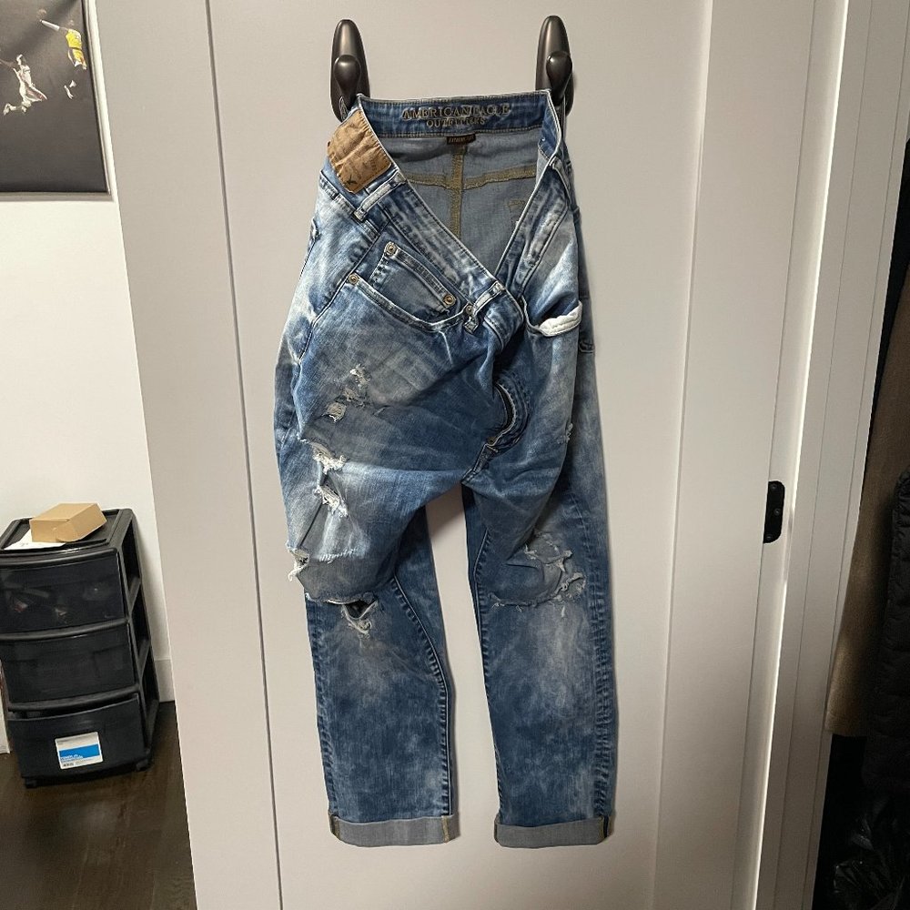 AE Custom ripped jeans sz 38/32